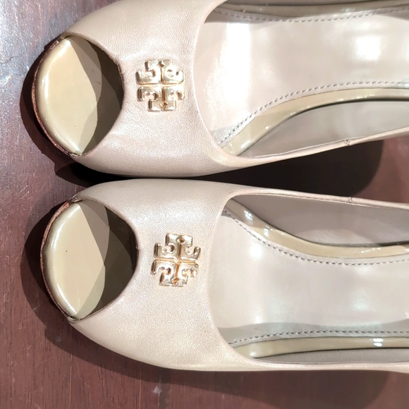 TORY BURCH Jolie Leather Peep Toe Wedge heels - Picture 4 of 4